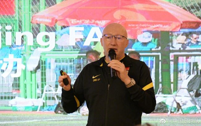要么，就得购买一定金额的其他配货，而且其他配货不能是热门款，配够五十万才可以买这款包。